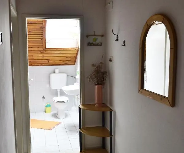 With A Parking Space - 8241 * 우글랸