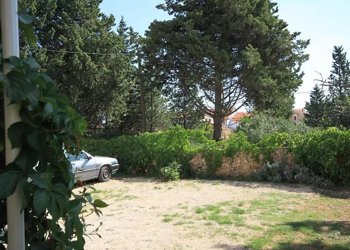 With A Parking Space - 8241 아파트 *