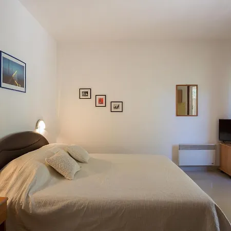 With A Parking Space - 8241 Ugljan