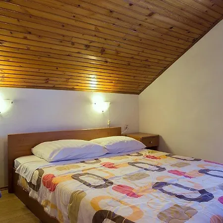 아파트 With A Parking Space - 8241 *