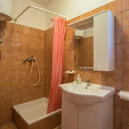 With A Parking Space - 8241 * Ugljan