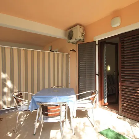 With A Parking Space - 8241 Appartement Ugljan