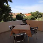 With A Parking Space - 8241 Apartman Ugljan