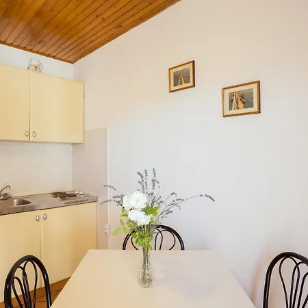 شقة With A Parking Space - 8241 *