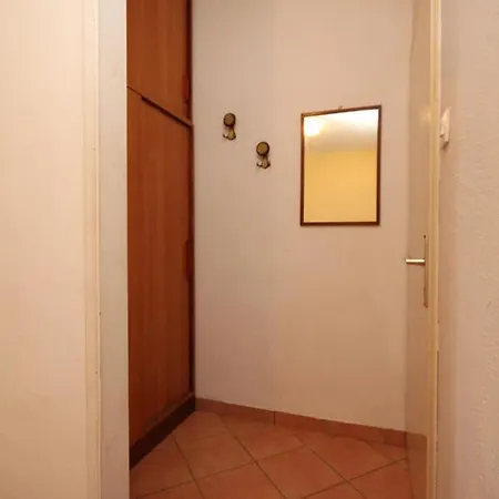 شقة With A Parking Space - 8241 *