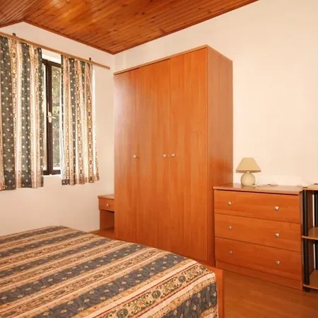 With A Parking Space - 8241 Apartamento Ugljan