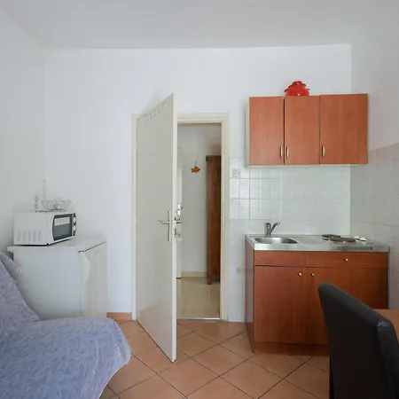 With A Parking Space - 8241 Ugljan