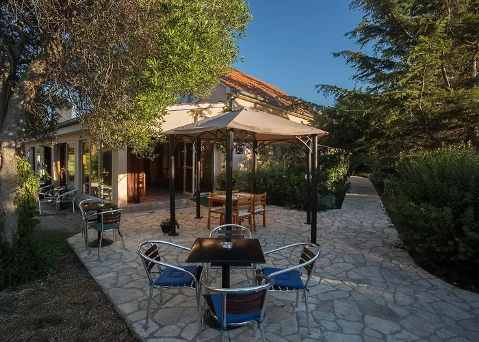 With A Parking Space - 8241