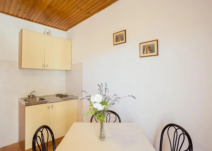 Apartman With A Parking Space - 8241 *