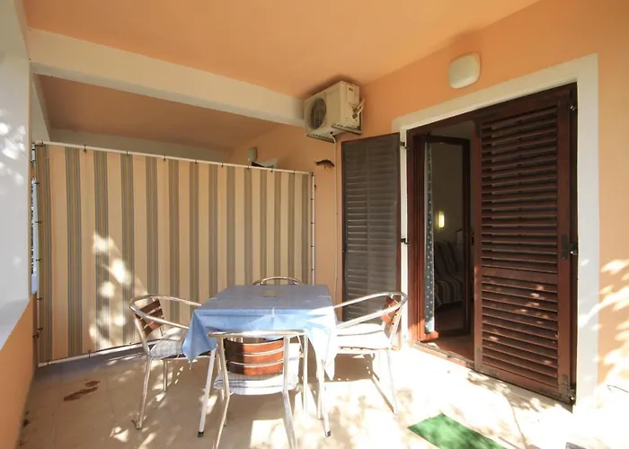 With A Parking Space - 8241 Apartman Ugljan